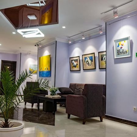 Art Hotel บาทูมิ ภายนอก รูปภาพ