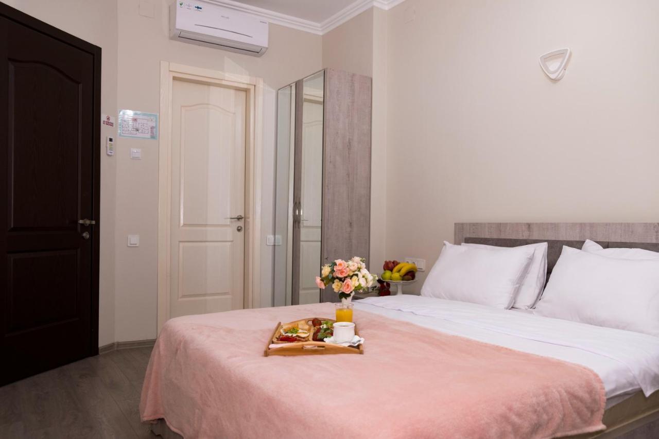 Art Hotel บาทูมิ ภายนอก รูปภาพ