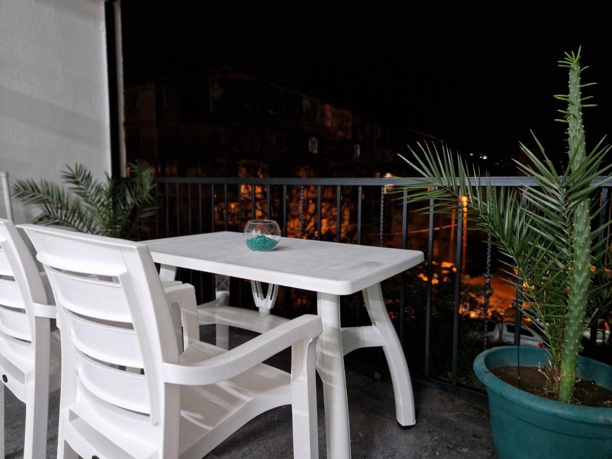 Art Hotel บาทูมิ ภายนอก รูปภาพ